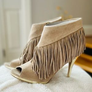 Libby Edelman Bellamy Suede Fringe Tassel Open Toe Gold Metalic Heeled Stiletto
